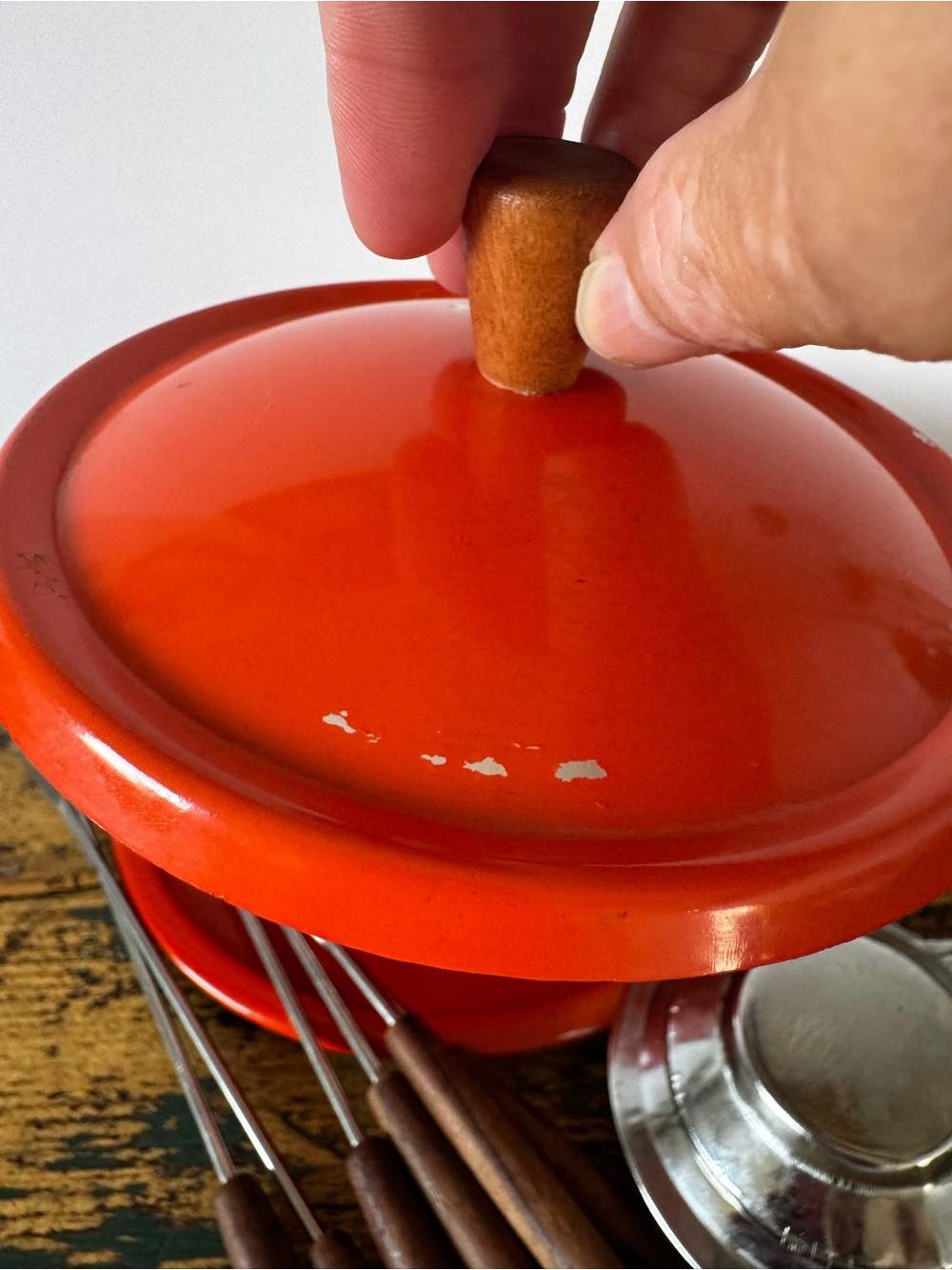 Orange Enamel Chocolate Fondue Pot with Wooden Handle - Brand Unspecified - Picture 5 of 14